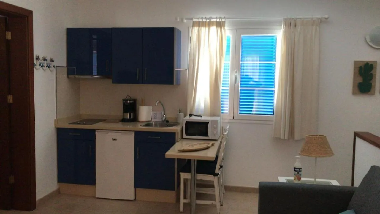 Apartamentos Burgao Caleta de Sebo 0*,  Spain