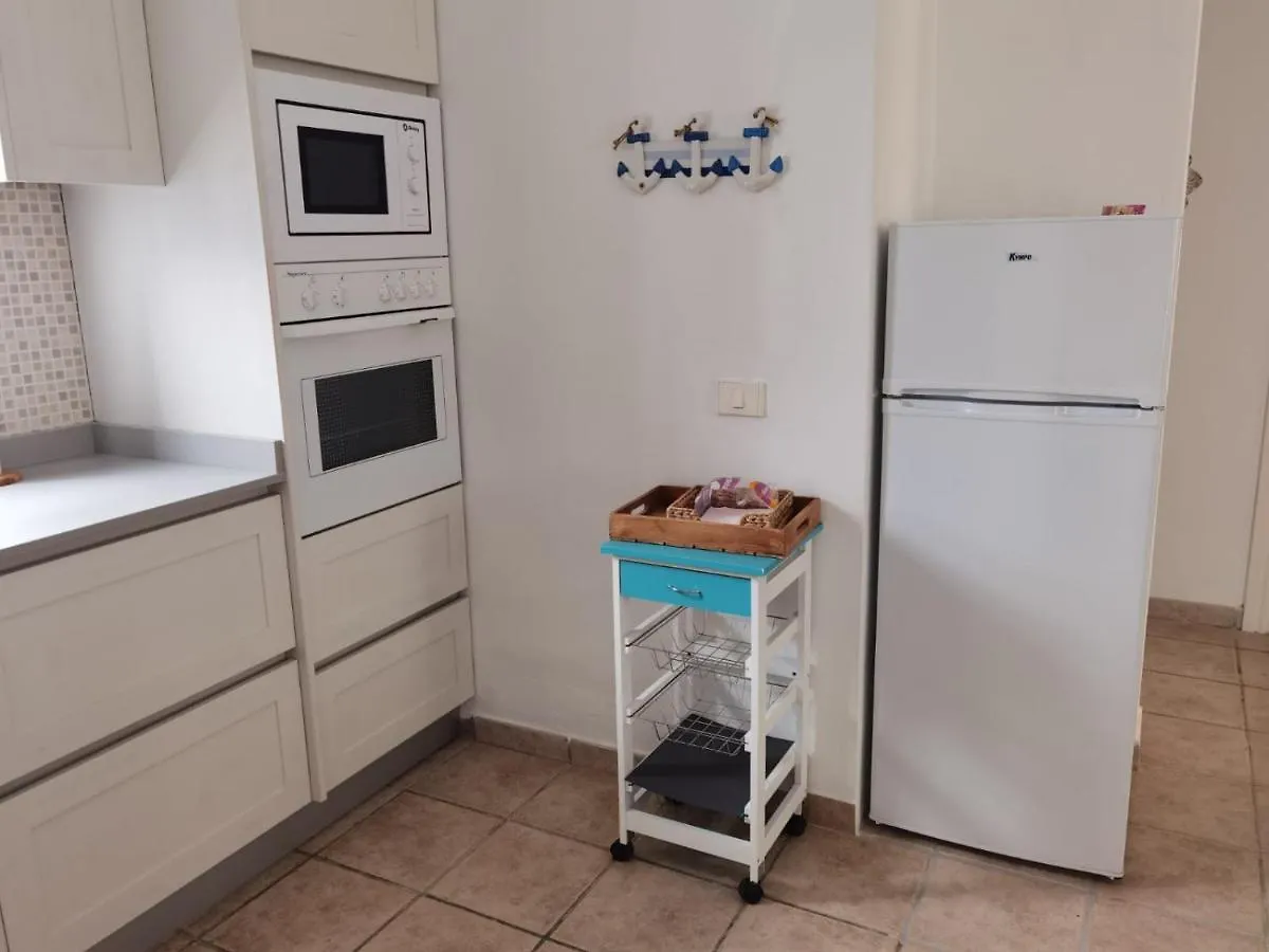 Apartamentos Burgao Caleta de Sebo 0*,  Spain