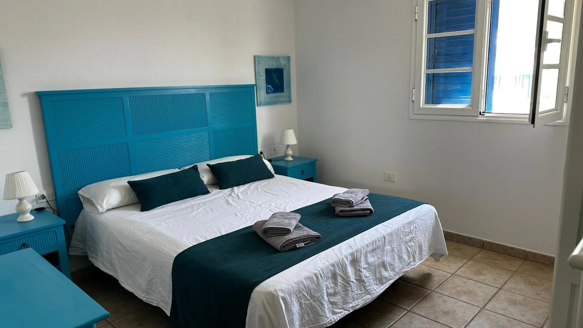 Apartamentos Burgao Caleta de Sebo Apartment