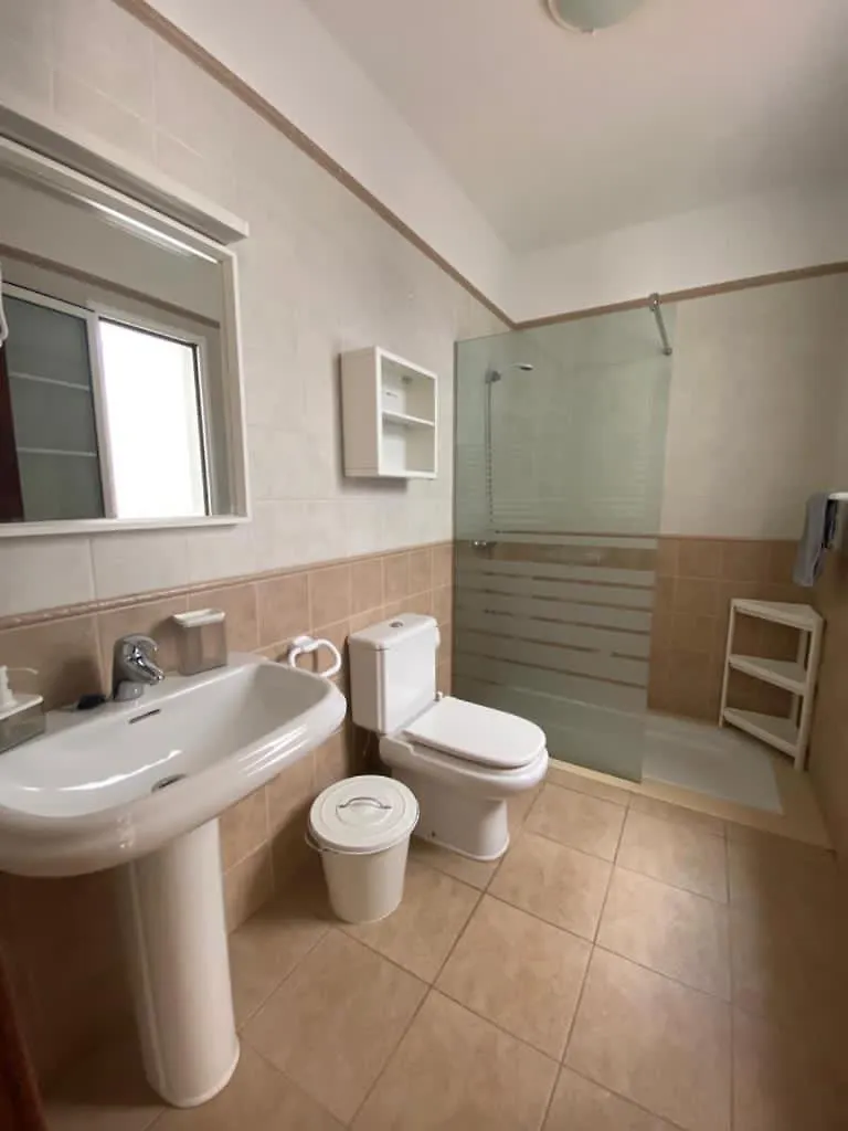 Apartamentos Burgao Caleta de Sebo