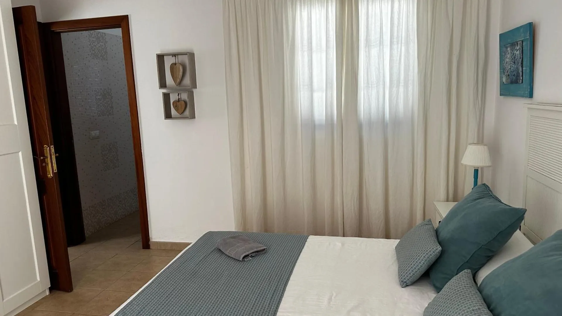 Apartamentos Burgao Caleta de Sebo Apartment